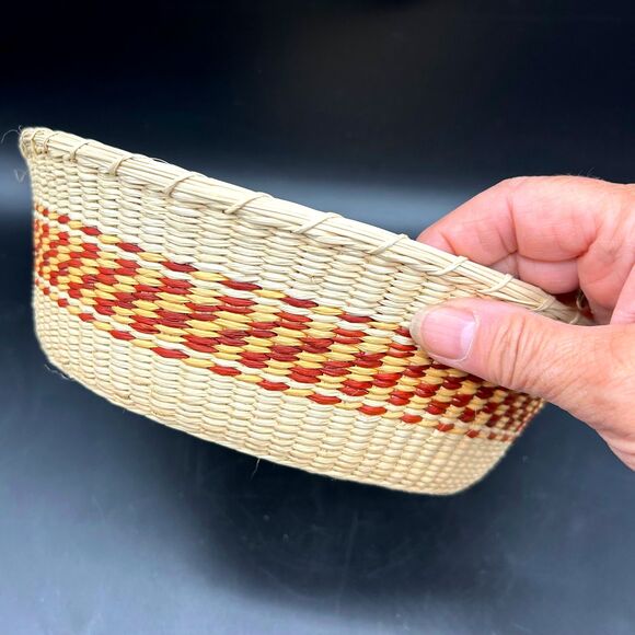 Woven Natural straw basket 10” x 3” (Ajml) - Picture 1 of 4